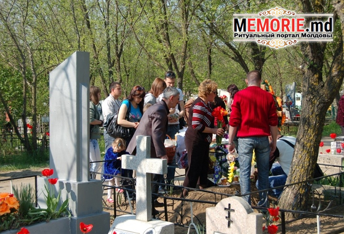родительский день подготовка на кладбищах Молдовы