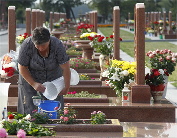 Возложение цветов и венков в Молдове